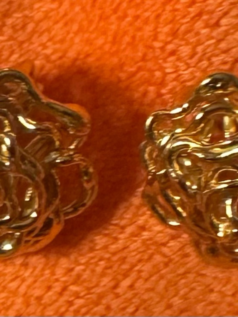 Vintage NAPIER clip-on earrings. Gold-tone.